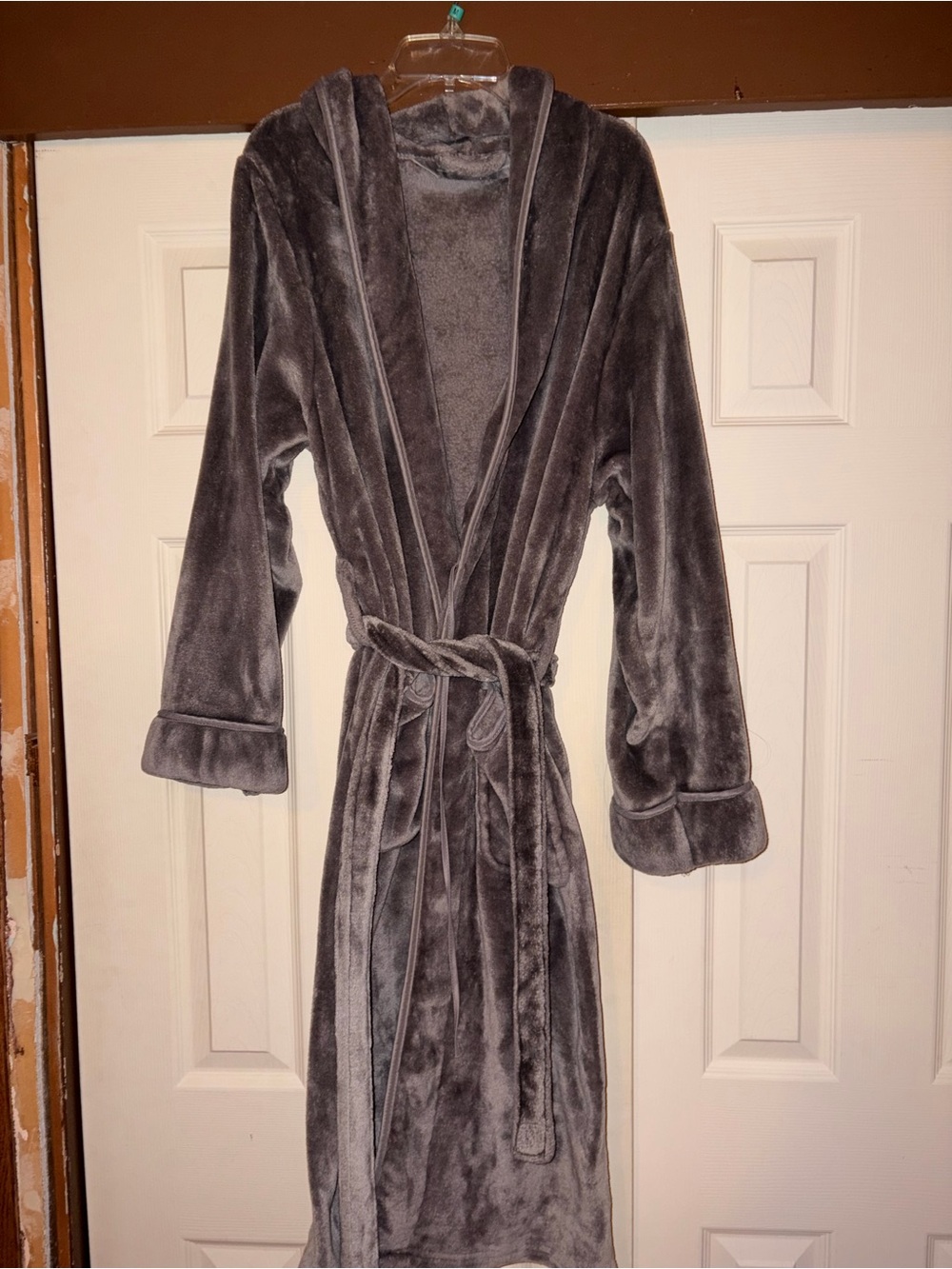 Brookstone Plush Women's Bathrobe - Gray